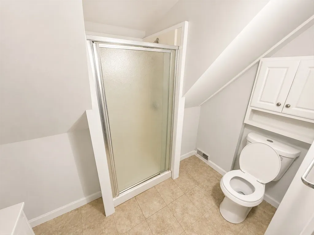 4 bed, 2 bath apartment for rent at 34 William St Unit 2, Tufts University — photo 9 of 22