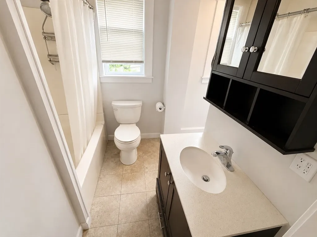 4 bed, 2 bath apartment for rent at 34 William St Unit 2, Tufts University — photo 7 of 22