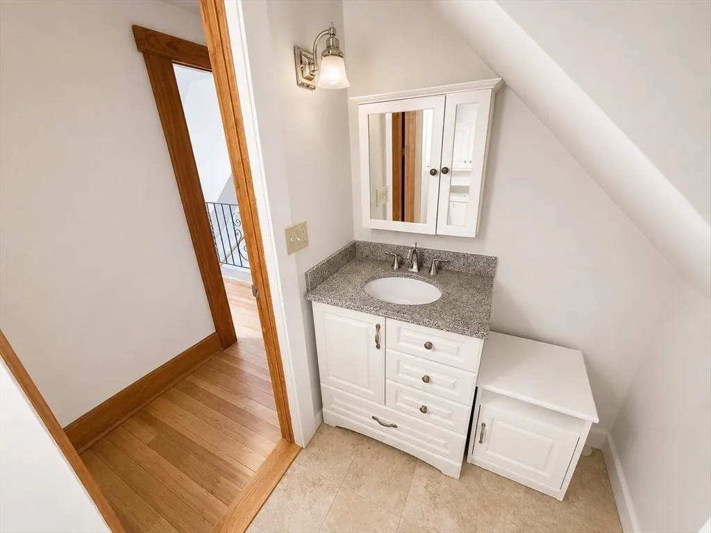 4 bed, 2 bath apartment for rent at 34 William St Unit 2, Tufts University — photo 10 of 22