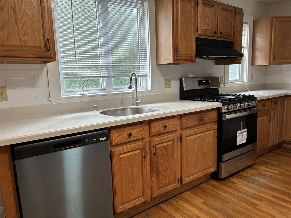2 bed, 1 bath apartment for rent at 34 Worcester St Unit 34, Belmont — photo 10 of 22