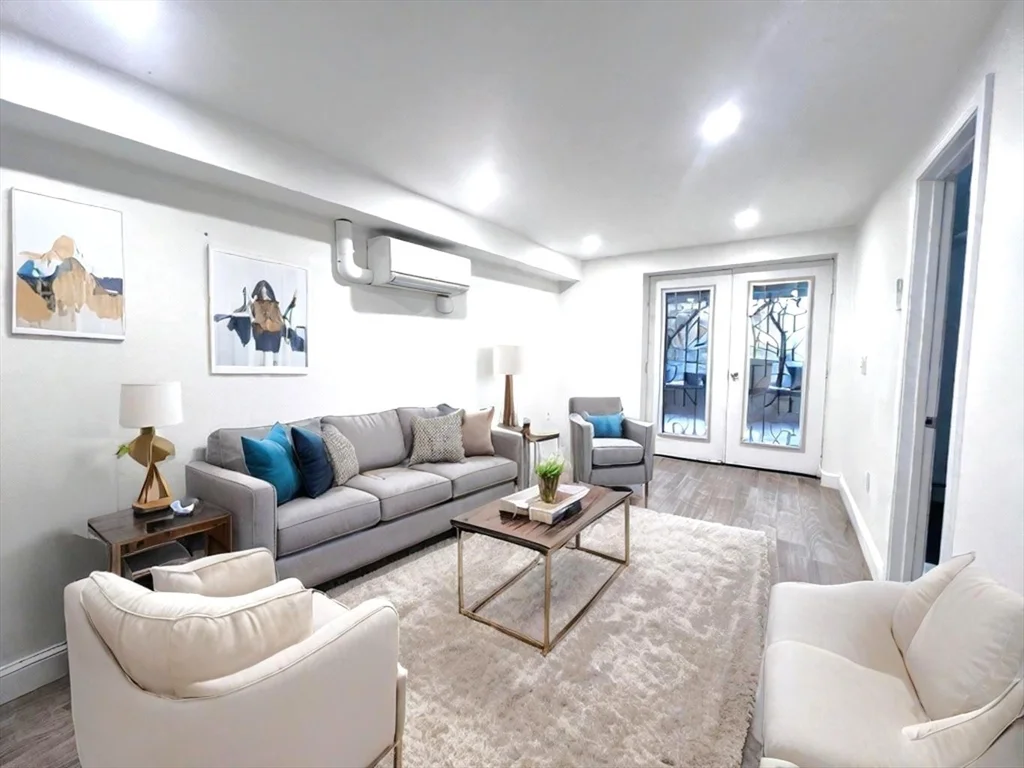 1 bed, 1 bath apartment for rent at 34 Yarmouth St Unit 1, South End — photo 4 of 27