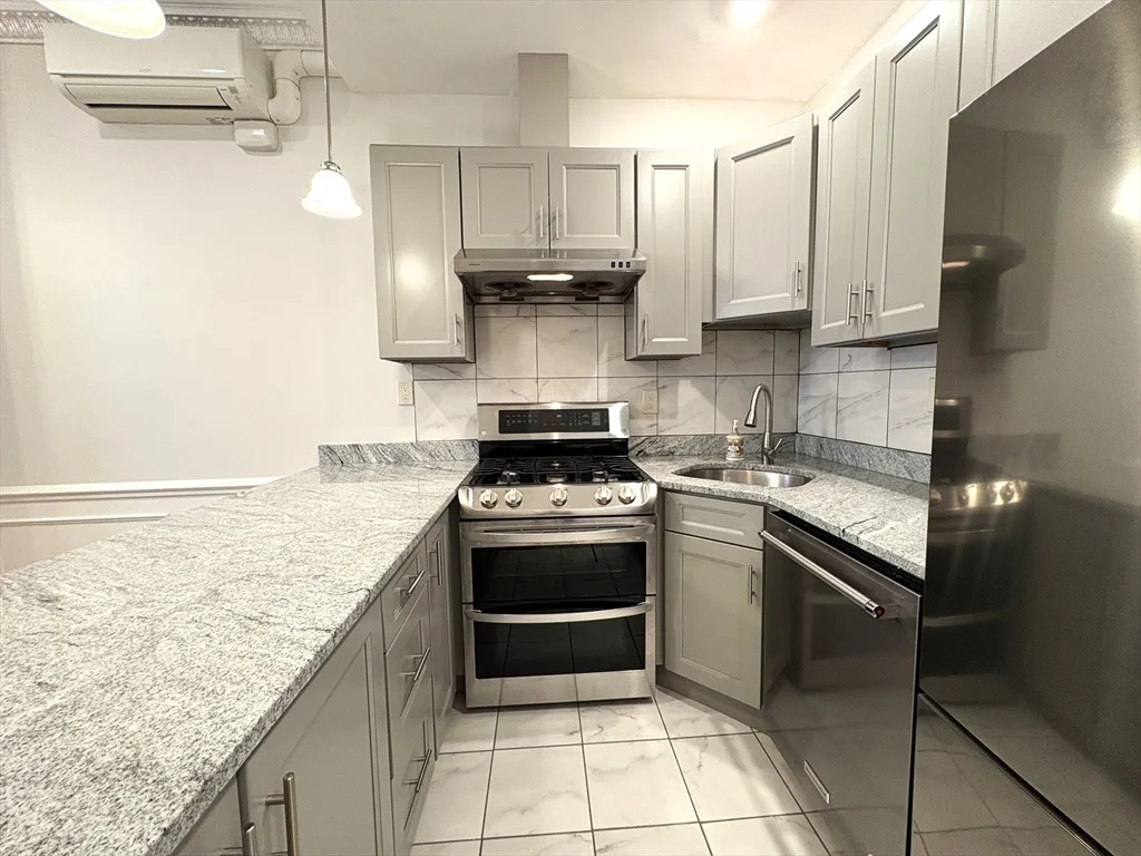 1 bed, 1 bath apartment for rent at 34 Yarmouth St Unit 3, South End — photo 8 of 32