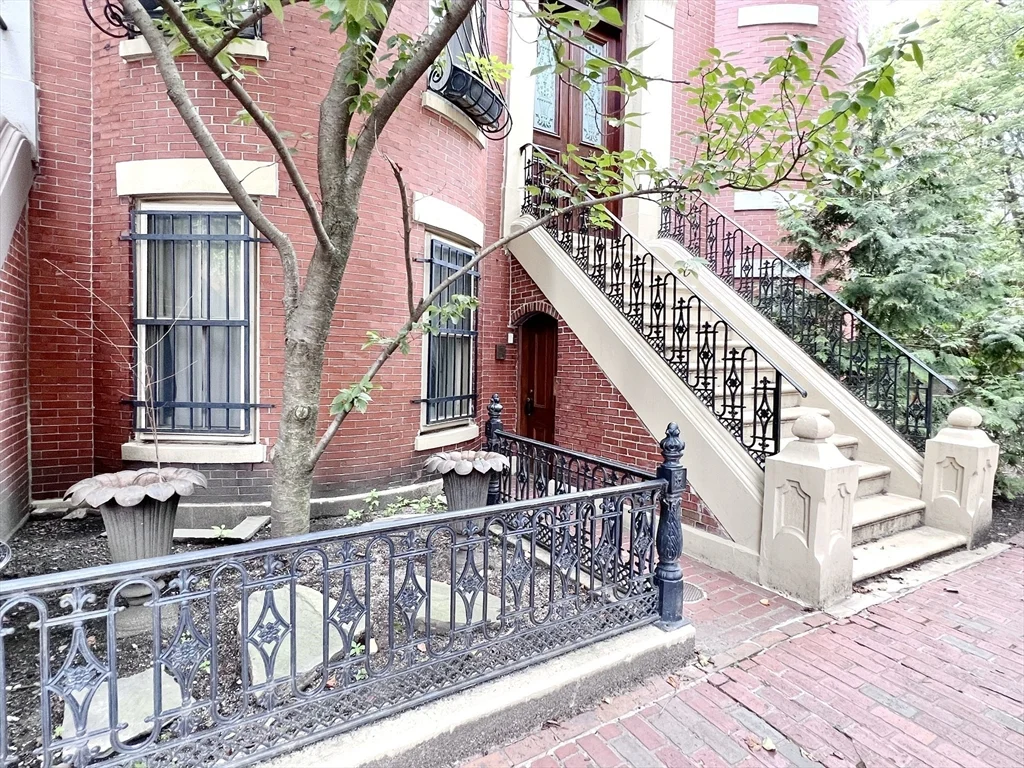 2 bed, 2 bath apartment for rent at 34 Yarmouth St Unit 4, South End — photo 39 of 40