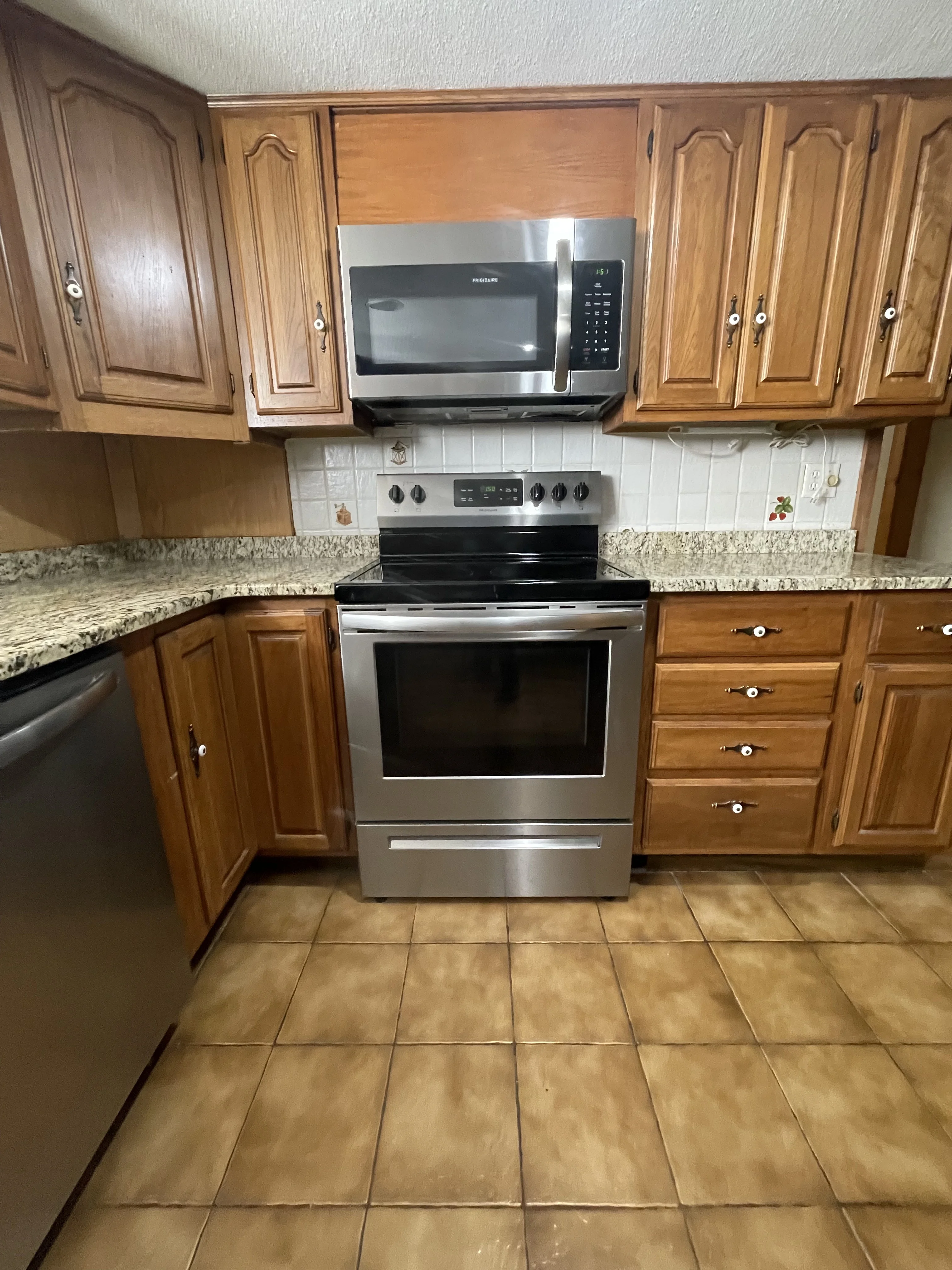 2 bed, 1 bath apartment for rent at 340 Albion St Unit 2, Wakefield — photo 3 of 14