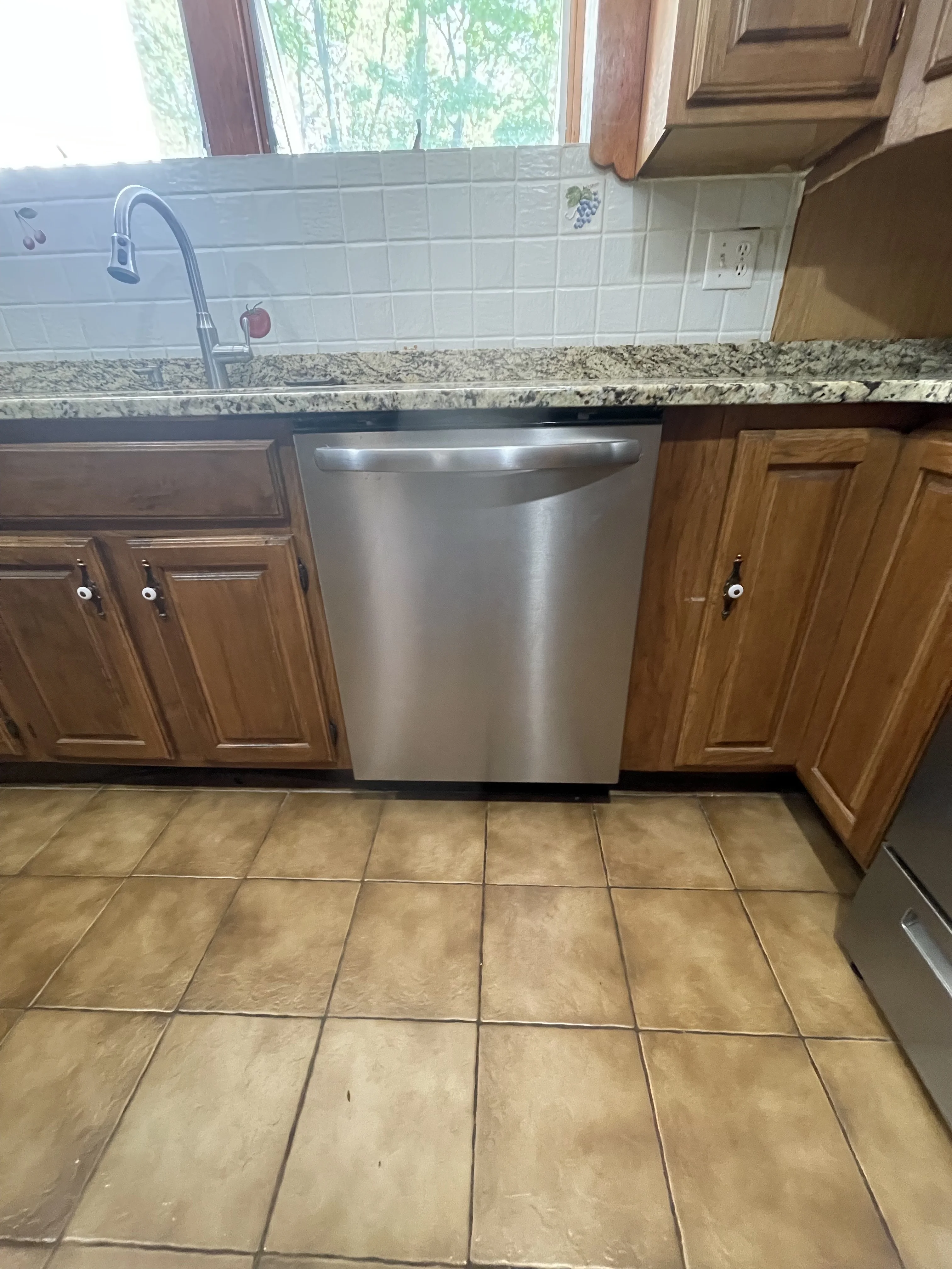 2 bed, 1 bath apartment for rent at 340 Albion St Unit 2, Wakefield — photo 4 of 14