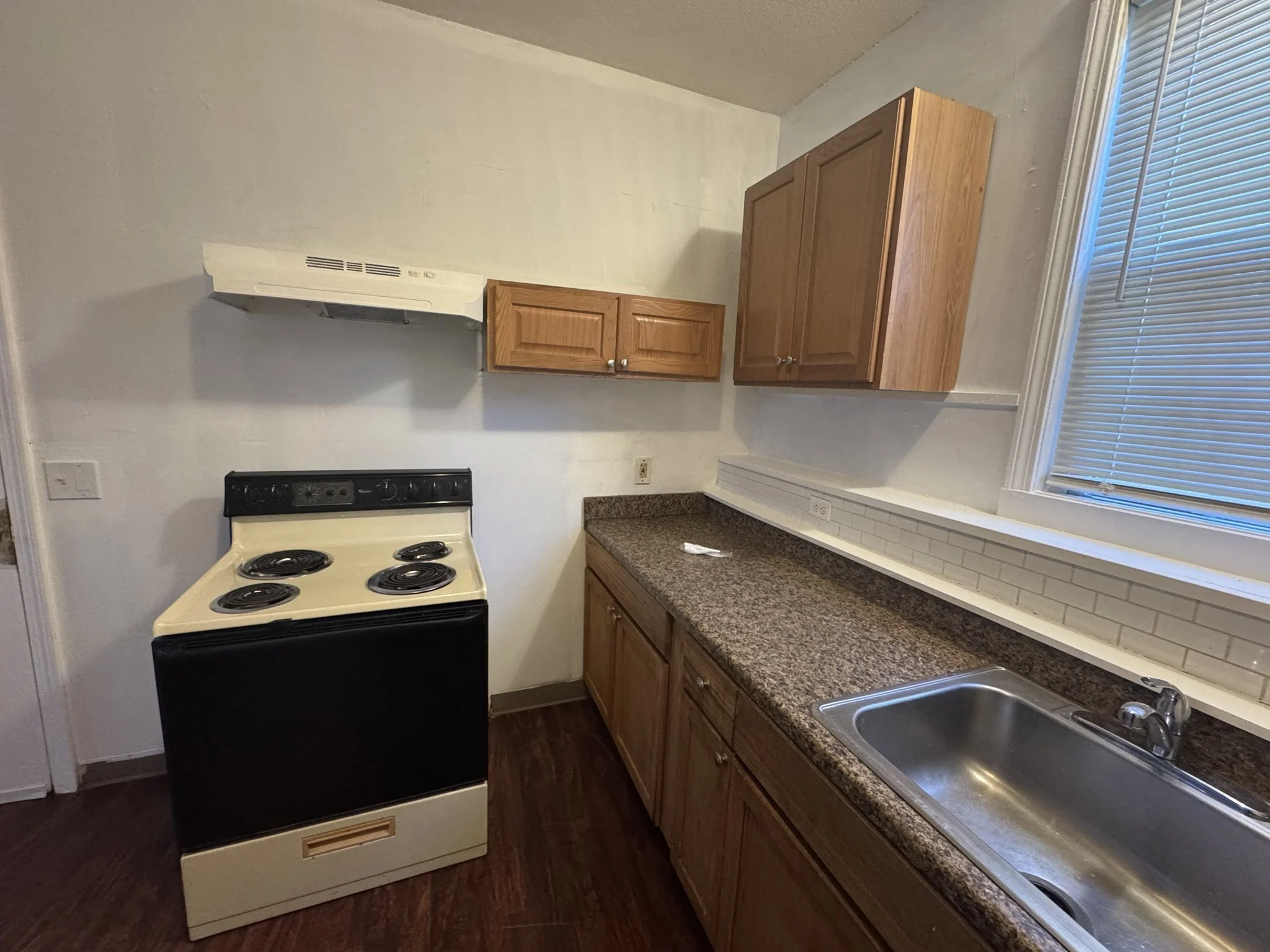 2 bed, 1 bath apartment for rent at 340 Appleton St Unit 2, Holyoke — photo 6 of 10