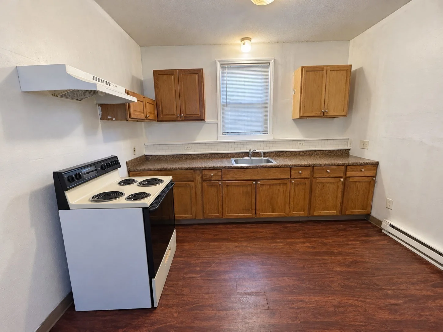 2 bed, 1 bath apartment for rent at 340 Appleton St Unit 2, Holyoke — photo 5 of 10