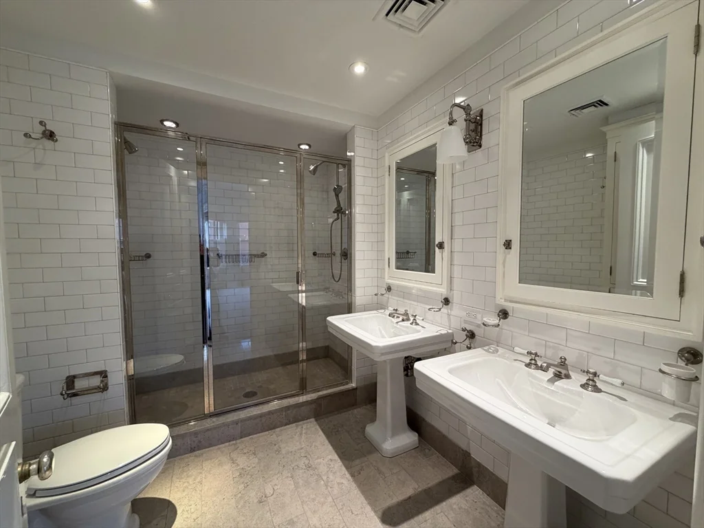 3 bed, 2 bath apartment for rent at 340 Beacon St Unit 2/3, Back Bay — photo 8 of 16