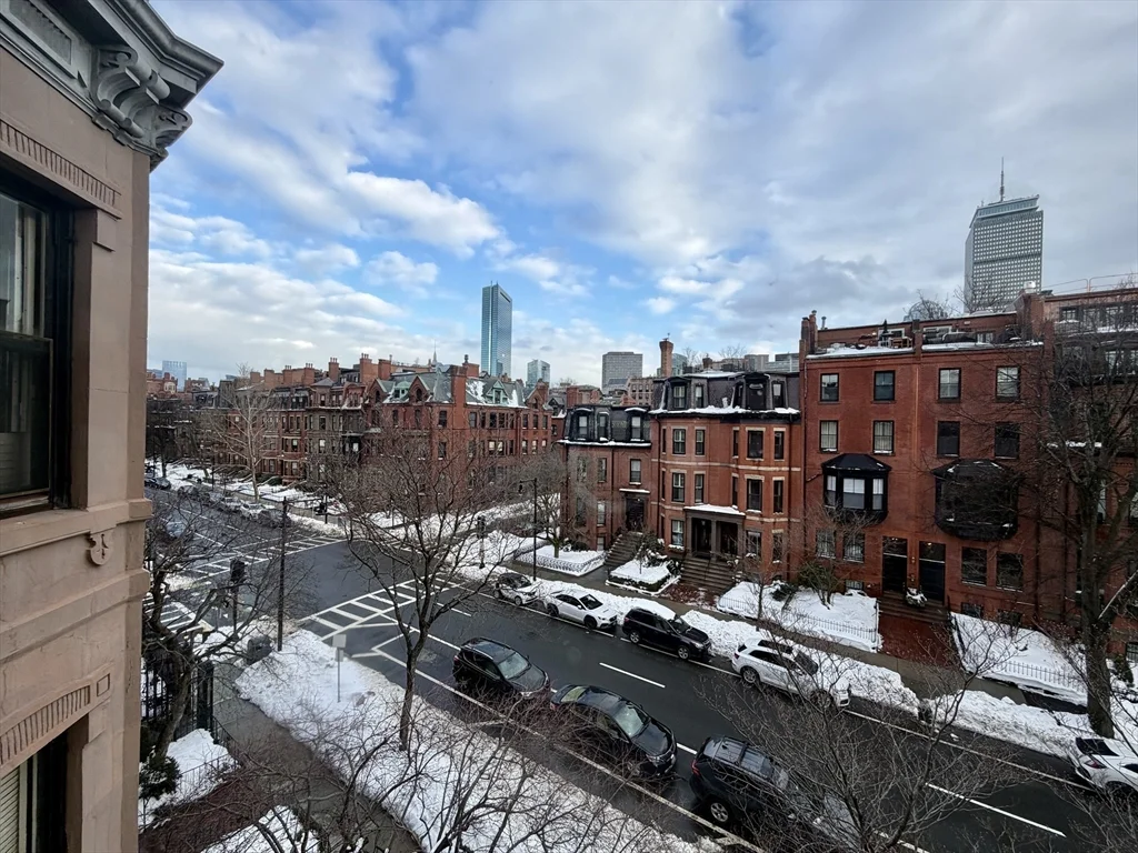 3 bed, 2 bath apartment for rent at 340 Beacon St Unit 2/3, Back Bay — photo 5 of 16