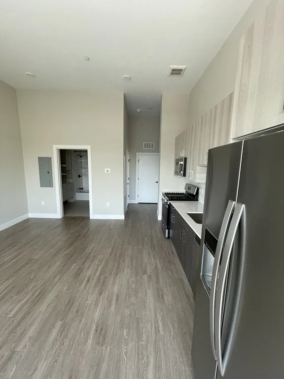 2 bed, 1 bath apartment for rent at 340 Bremen St Unit 501-PH, East Boston — photo 12 of 12