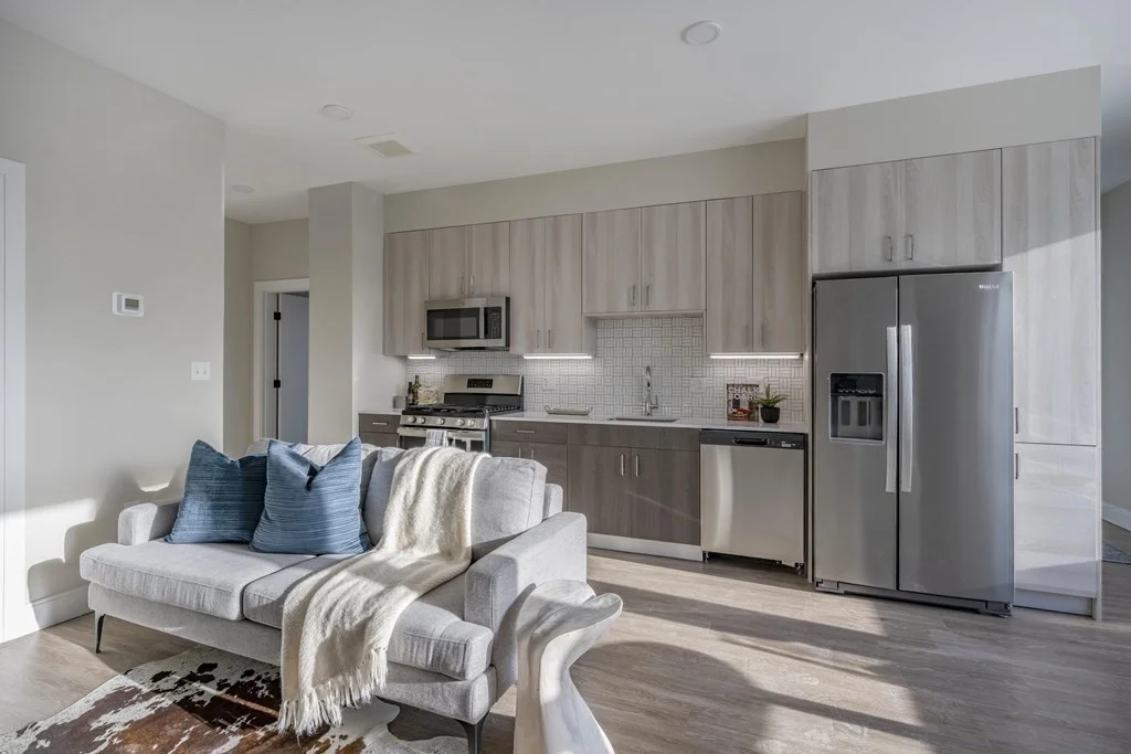 2 bed, 1 bath apartment for rent at 340 Bremen St Unit 501-PH, East Boston — photo 5 of 12