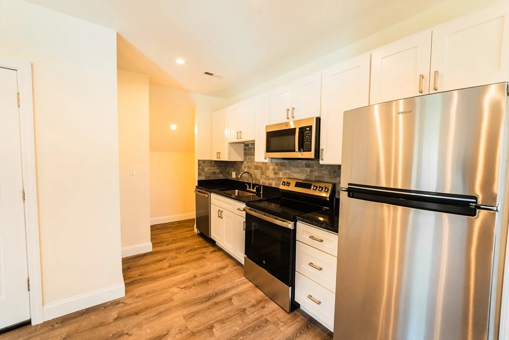2 bed, 1 bath apartment for rent at 340 East Main St Unit 2, East Brookfield — photo 3 of 19