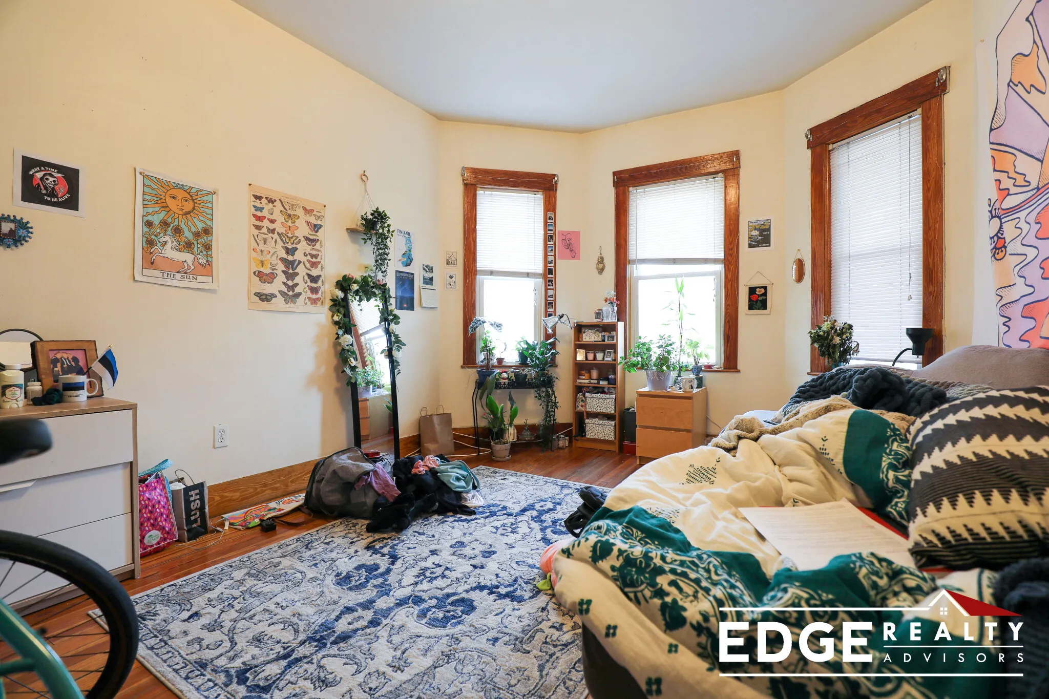 4 bed, 2 bath apartment for rent at 340 Faneuil St Unit 2, Oak Square — photo 10 of 14