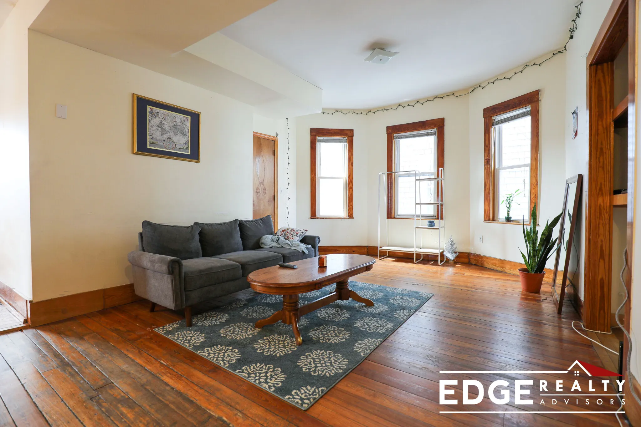 4 bed, 2 bath apartment for rent at 340 Faneuil St Unit 2, Oak Square — photo 5 of 14