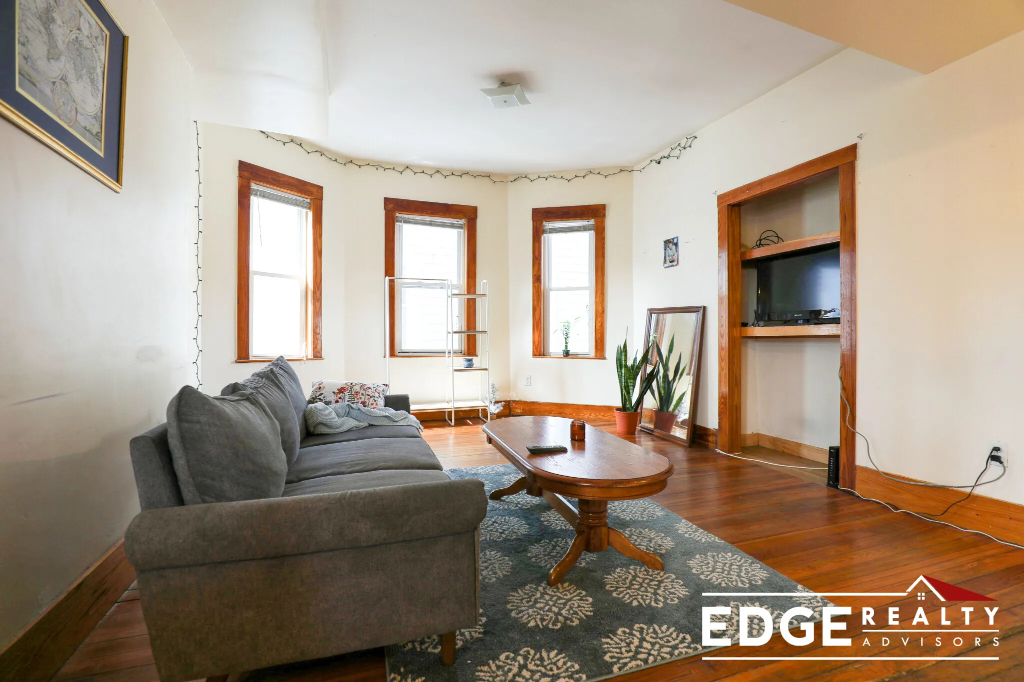 4 bed, 2 bath apartment for rent at 340 Faneuil St Unit 2, Oak Square — photo 6 of 14