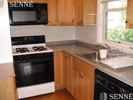 2 bed, 1 bath apartment for rent at 340 Franklin St Unit 4, Riverside — photo 3 of 6