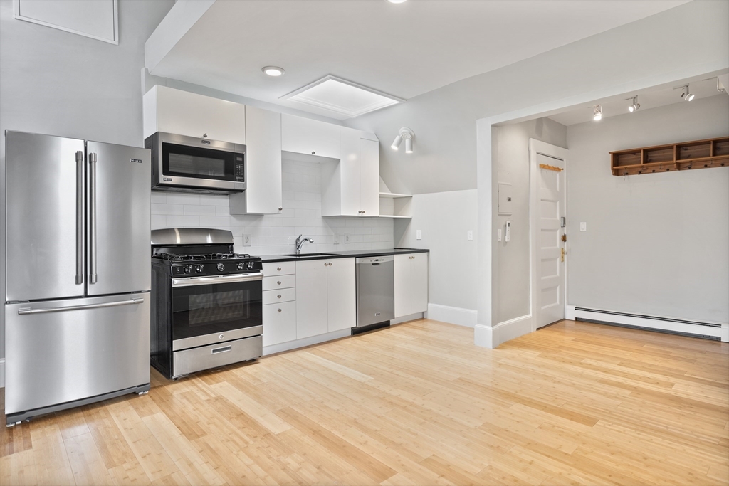 1 bed, 1 bath apartment for rent at 340 Harvard St Unit 4, Cambridge — photo 5 of 18