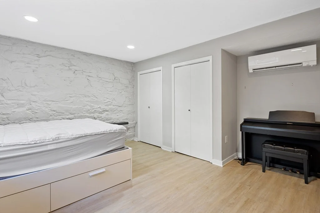 1 bed, 1 bath apartment for rent at 340 Harvard St Unit B, Harvard Square — photo 11 of 14