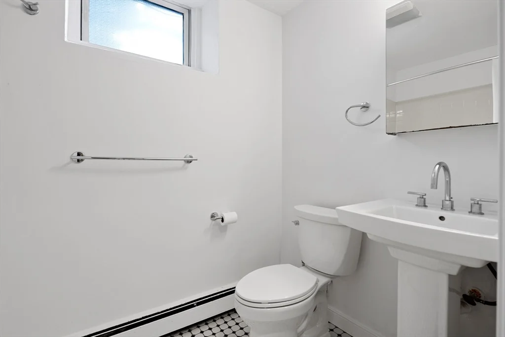 1 bed, 1 bath apartment for rent at 340 Harvard St Unit B, Harvard Square — photo 8 of 14