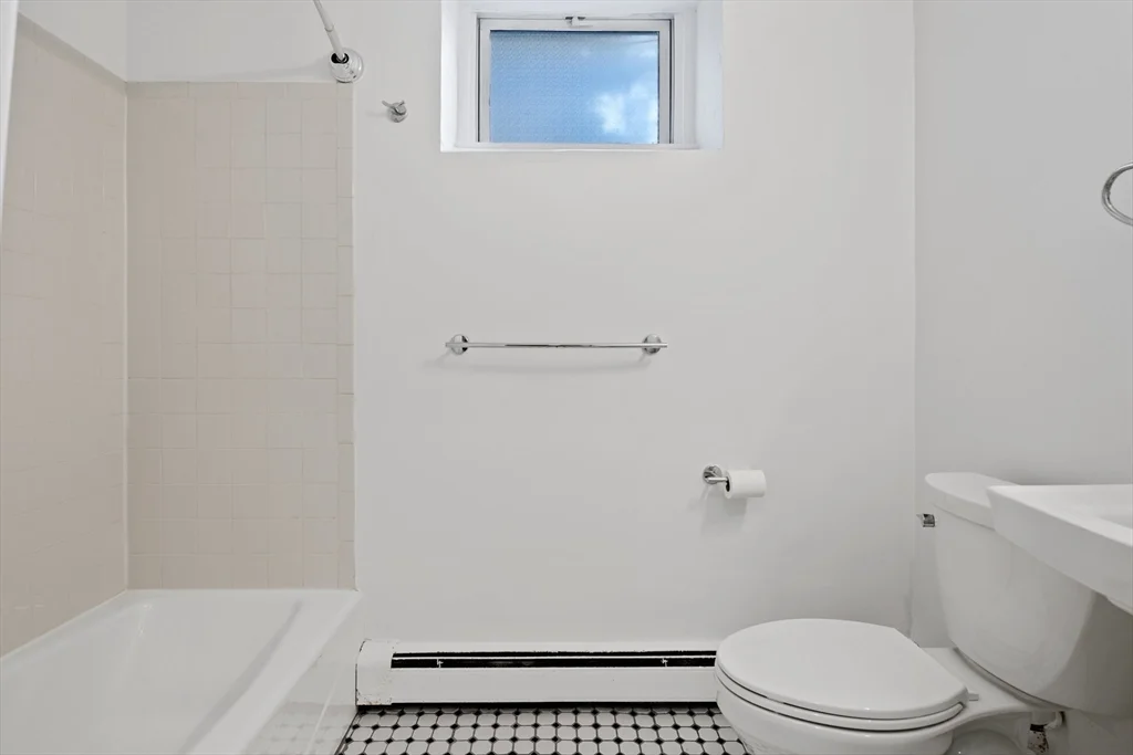 1 bed, 1 bath apartment for rent at 340 Harvard St Unit B, Harvard Square — photo 7 of 14