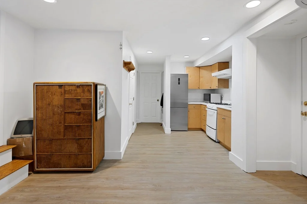 1 bed, 1 bath apartment for rent at 340 Harvard St Unit B, Harvard Square — photo 4 of 14