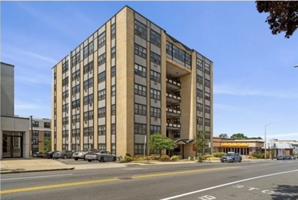 Studio bed, 1 bath apartment for rent at 340 Main St Unit 204, Melrose