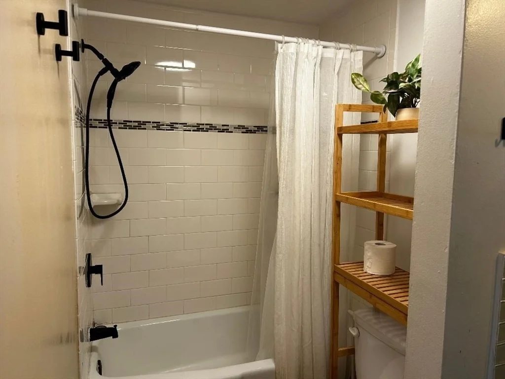 Studio bed, 1 bath apartment for rent at 340 Main St Unit 204, Melrose — photo 11 of 11