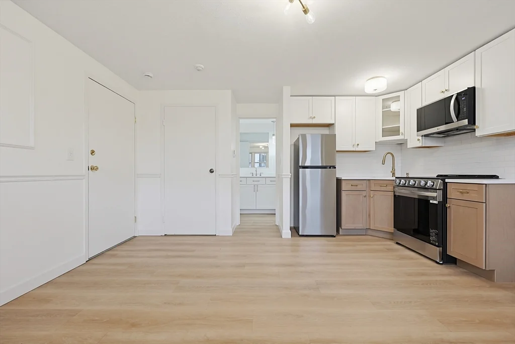 Studio bed, 1 bath apartment for rent at 340 Main St Unit 206, Melrose — photo 4 of 15