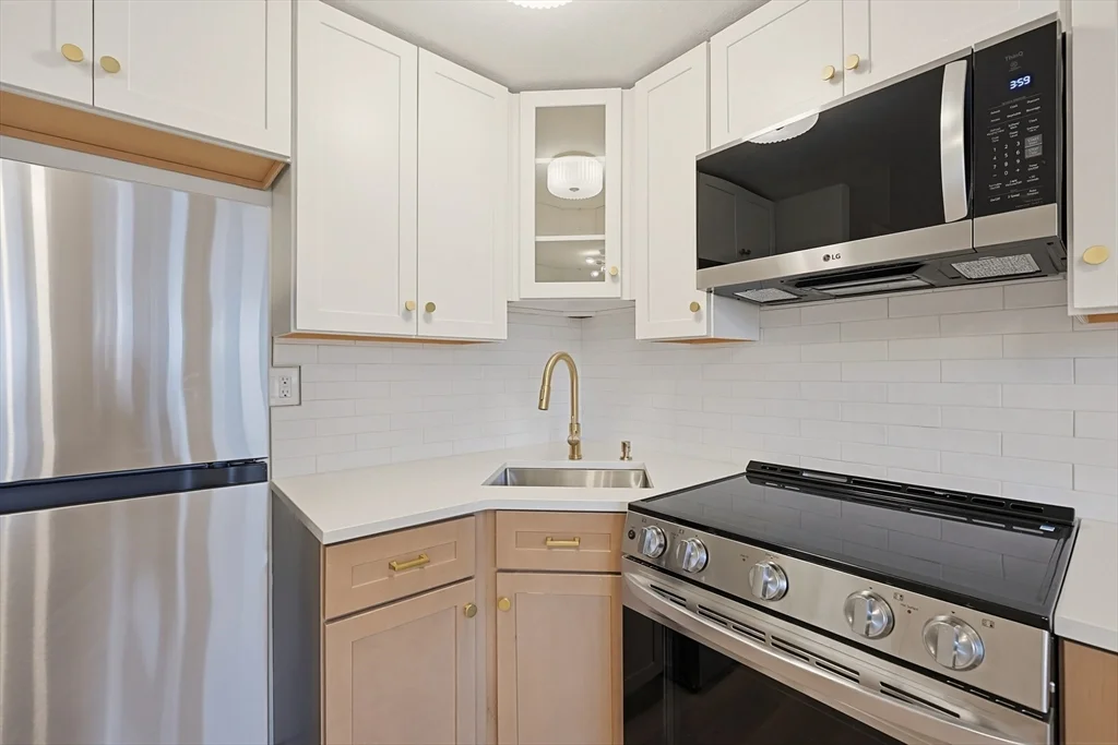 Studio bed, 1 bath apartment for rent at 340 Main St Unit 206, Melrose — photo 7 of 15
