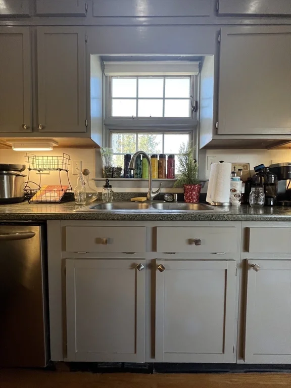 2 bed, 1 bath apartment for rent at 340 Putnam Ave Unit 2, Cambridgeport — photo 3 of 19