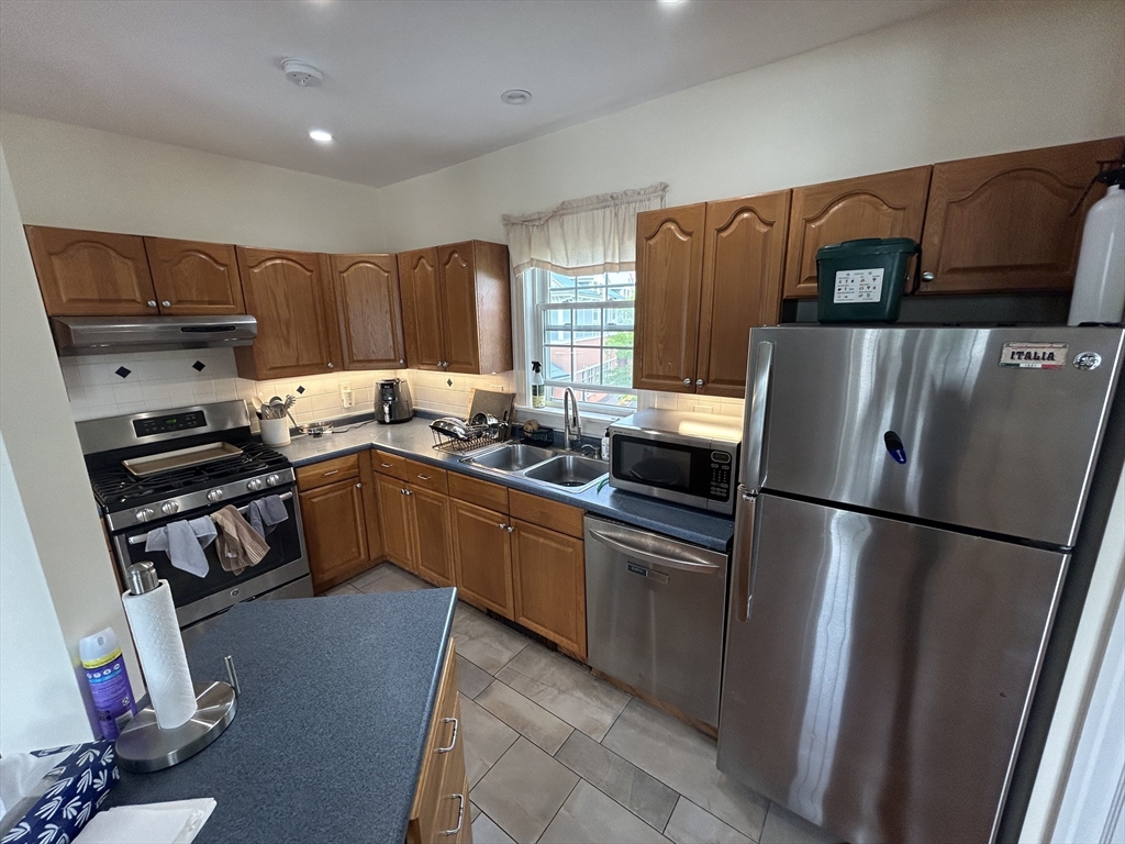 2 bed, 1 bath apartment for rent at 340 Putnam Ave Unit 3, Cambridgeport — photo 5 of 12