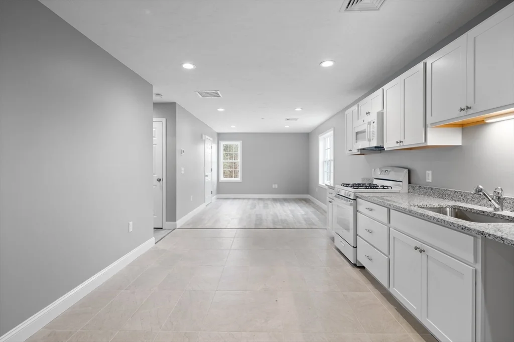 2 bed, 1 bath apartment for rent at 340 Scenic Hwy Unit 203, Buzzards Bay — photo 1 of 12