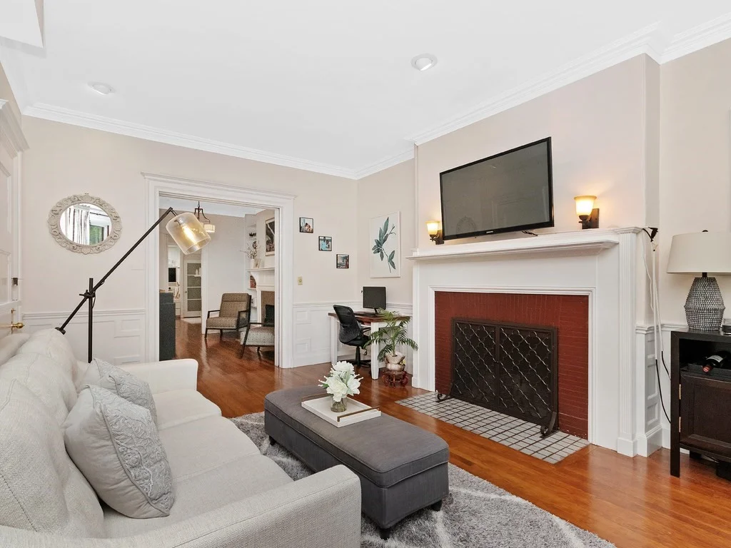 1 bed, 1 bath apartment for rent at 340 Tappan St Unit 1, Aspinwall Hill — photo 2 of 14