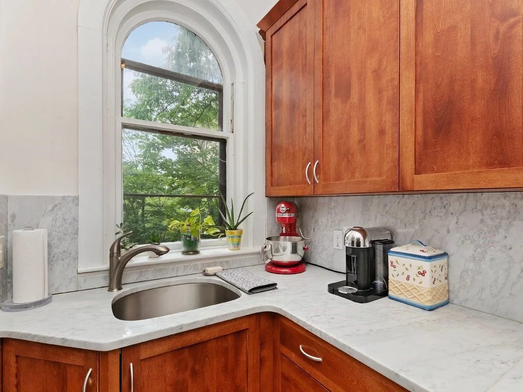 1 bed, 1 bath apartment for rent at 340 Tappan St Unit 1, Aspinwall Hill — photo 4 of 14