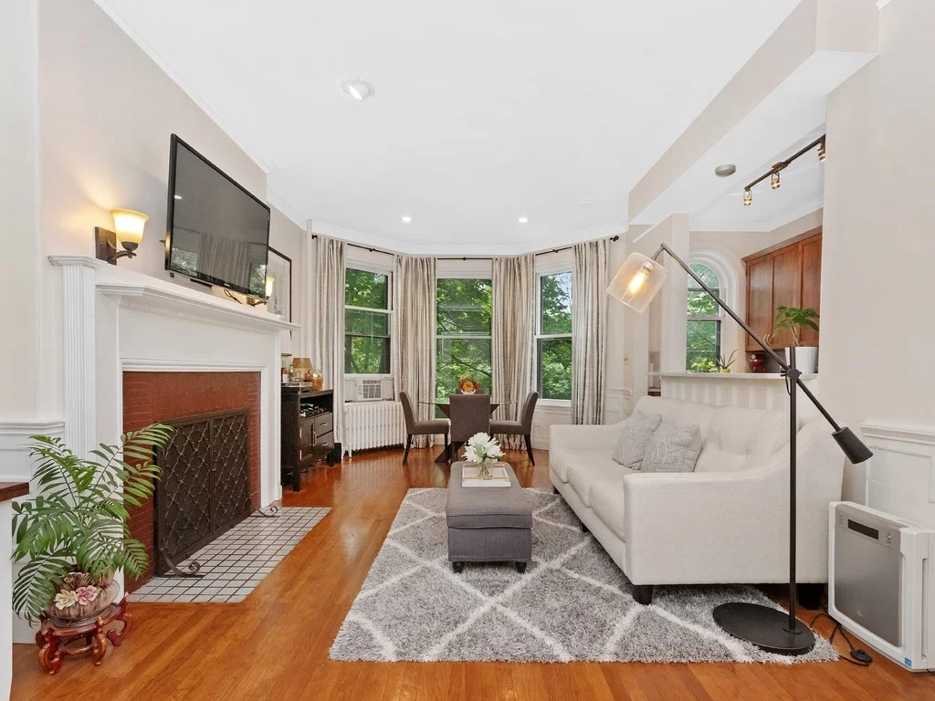 1 bed, 1 bath apartment for rent at 340 Tappan St Unit 1, Aspinwall Hill — photo 1 of 14