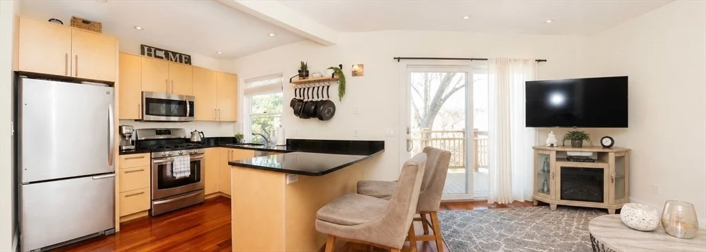 1 bed, 1 bath apartment for rent at 340 W 3rd St Unit 3, South Boston — photo 3 of 11