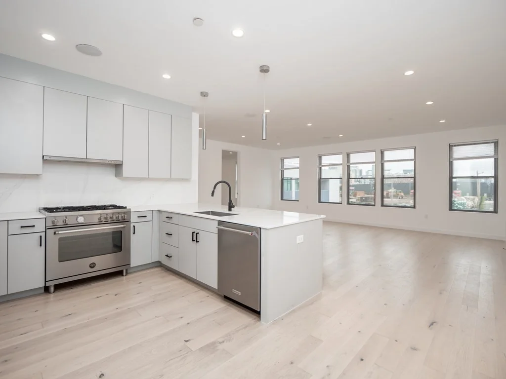 3 bed, 3 bath apartment for rent at 340 West 2nd St Unit 19, South Boston — photo 7 of 38