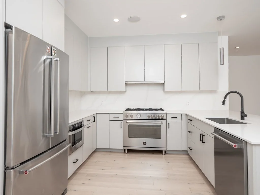 3 bed, 3 bath apartment for rent at 340 West 2nd St Unit 19, South Boston — photo 10 of 38