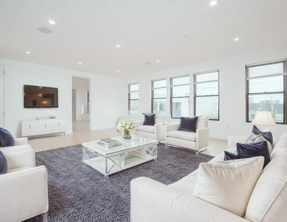3 bed, 3 bath apartment for rent at 340 West 2nd St Unit 19, South Boston