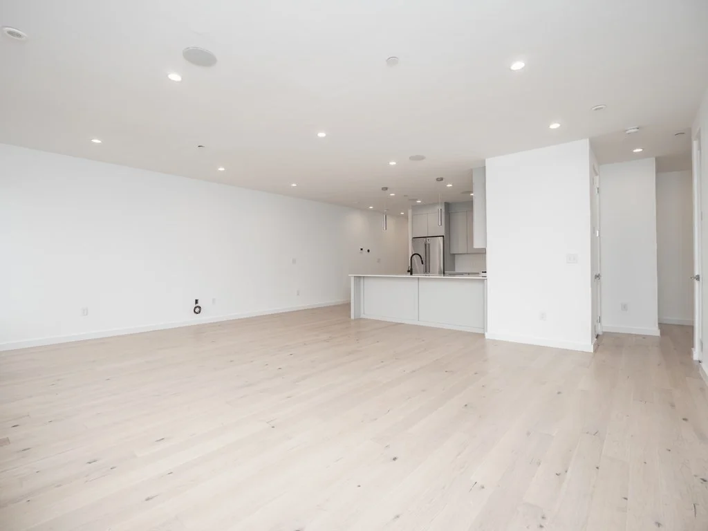3 bed, 3 bath apartment for rent at 340 West 2nd St Unit 19, South Boston — photo 15 of 38