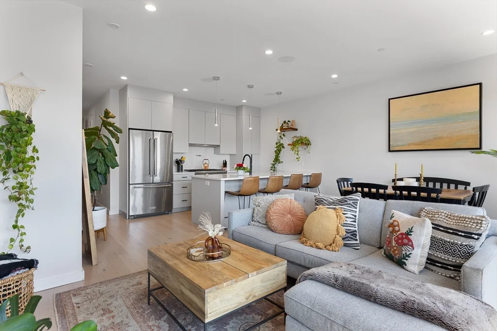 2 bed, 2 bath apartment for rent at 340 West 2nd St Unit 23Ph, South Boston — photo 4 of 21