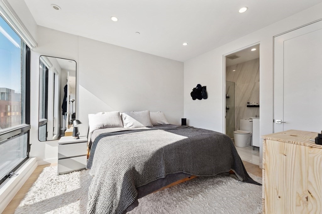 2 bed, 2 bath apartment for rent at 340 West 2nd Unit 13, South Boston — photo 8 of 9
