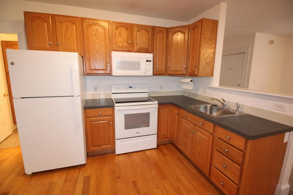 2 bed, 1 bath apartment for rent at 341 Lynn St Unit 1, Malden — photo 3 of 14