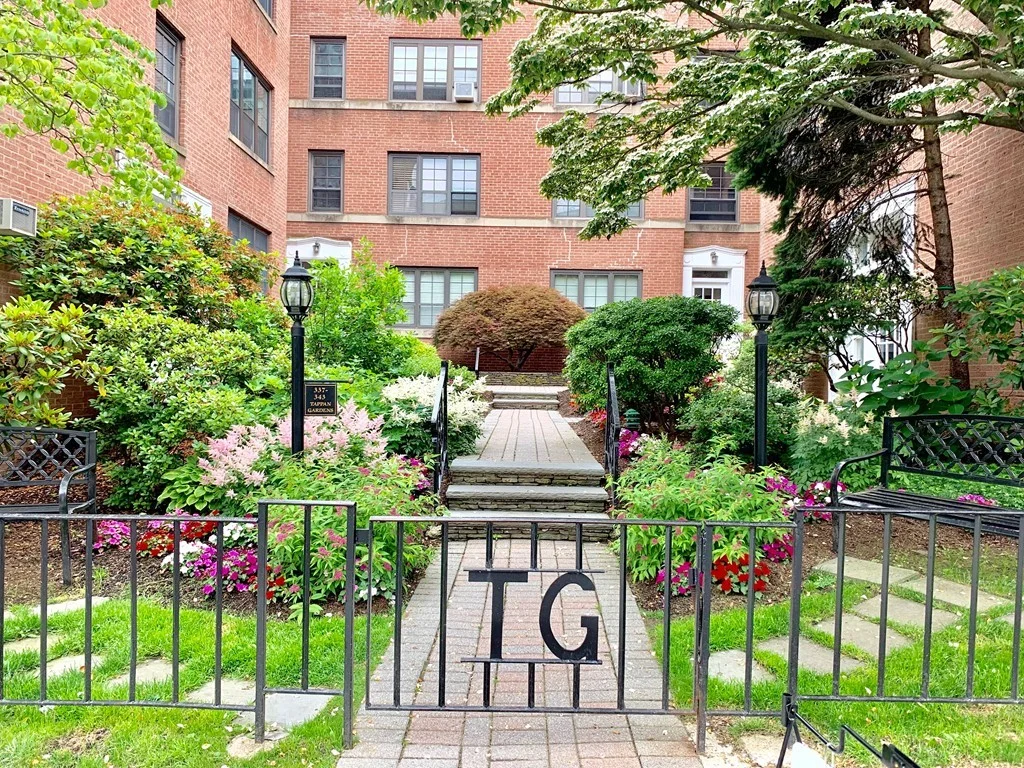 1 bed, 1 bath apartment for rent at 341 Tappan Unit 6, Aspinwall Hill — photo 1 of 18