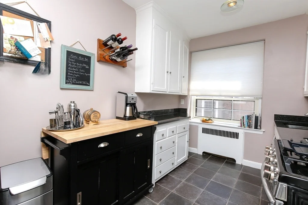 1 bed, 1 bath apartment for rent at 341 Tappan Unit 6, Aspinwall Hill — photo 5 of 18
