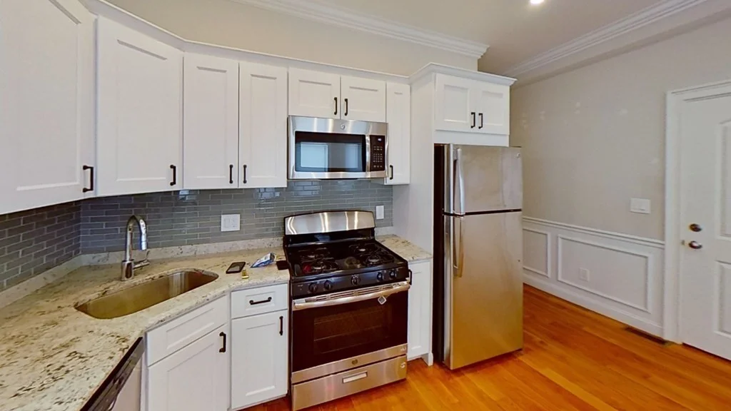 3 bed, 1 bath apartment for rent at 3411 Washington St Unit Boston, Jamaica Plain — photo 3 of 9
