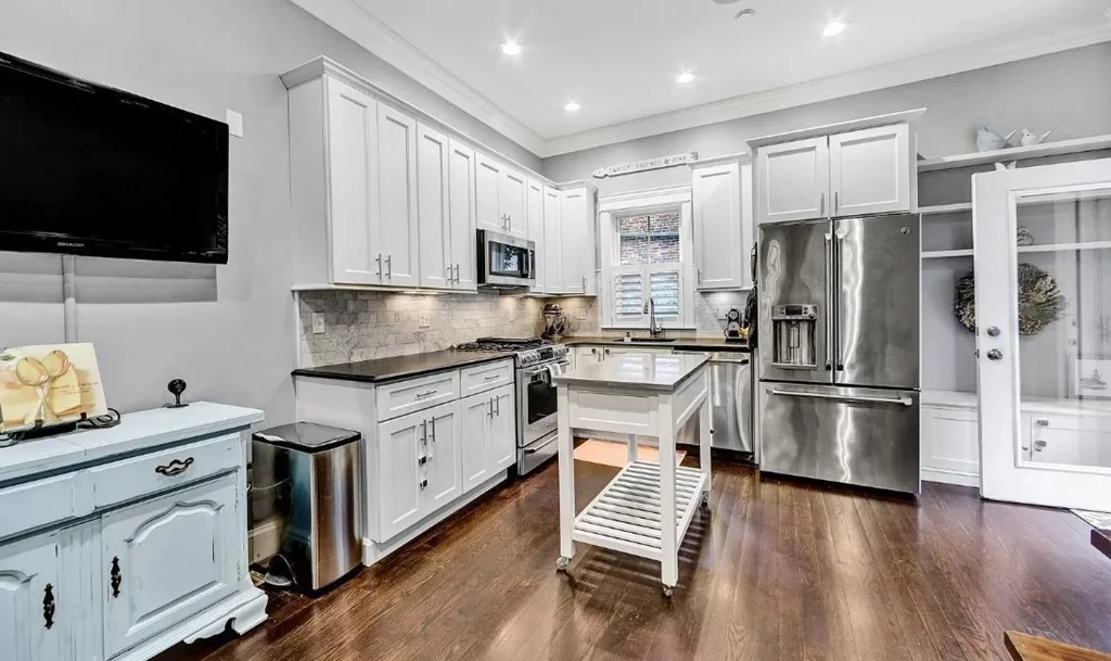 3 bed, 2 bath apartment for rent at 342-346 Dorchester St Unit 2, Boston — photo 2 of 13
