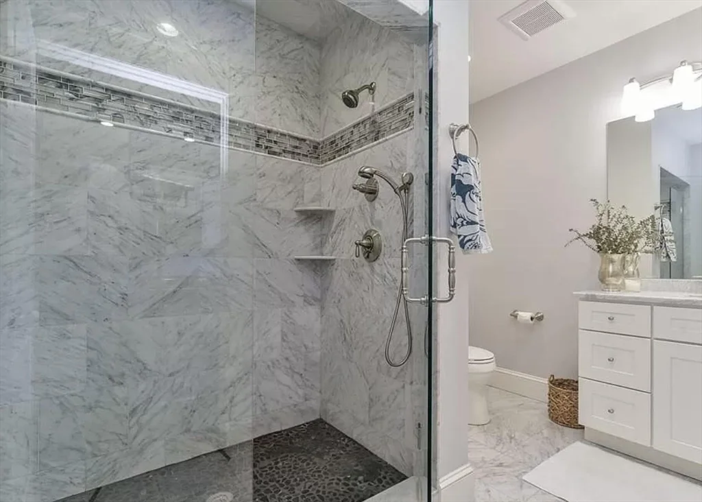 3 bed, 2 bath apartment for rent at 342-346 Dorchester St Unit 4, South Boston — photo 11 of 18