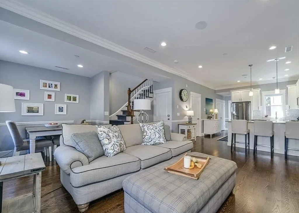 3 bed, 2 bath apartment for rent at 342-346 Dorchester St Unit 4, South Boston — photo 2 of 18