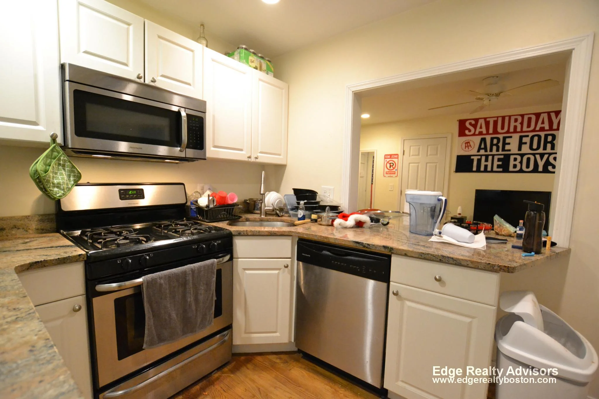 4 bed, 2 bath apartment for rent at 342 Saint Paul St Unit 1, North Brookline — photo 2 of 9